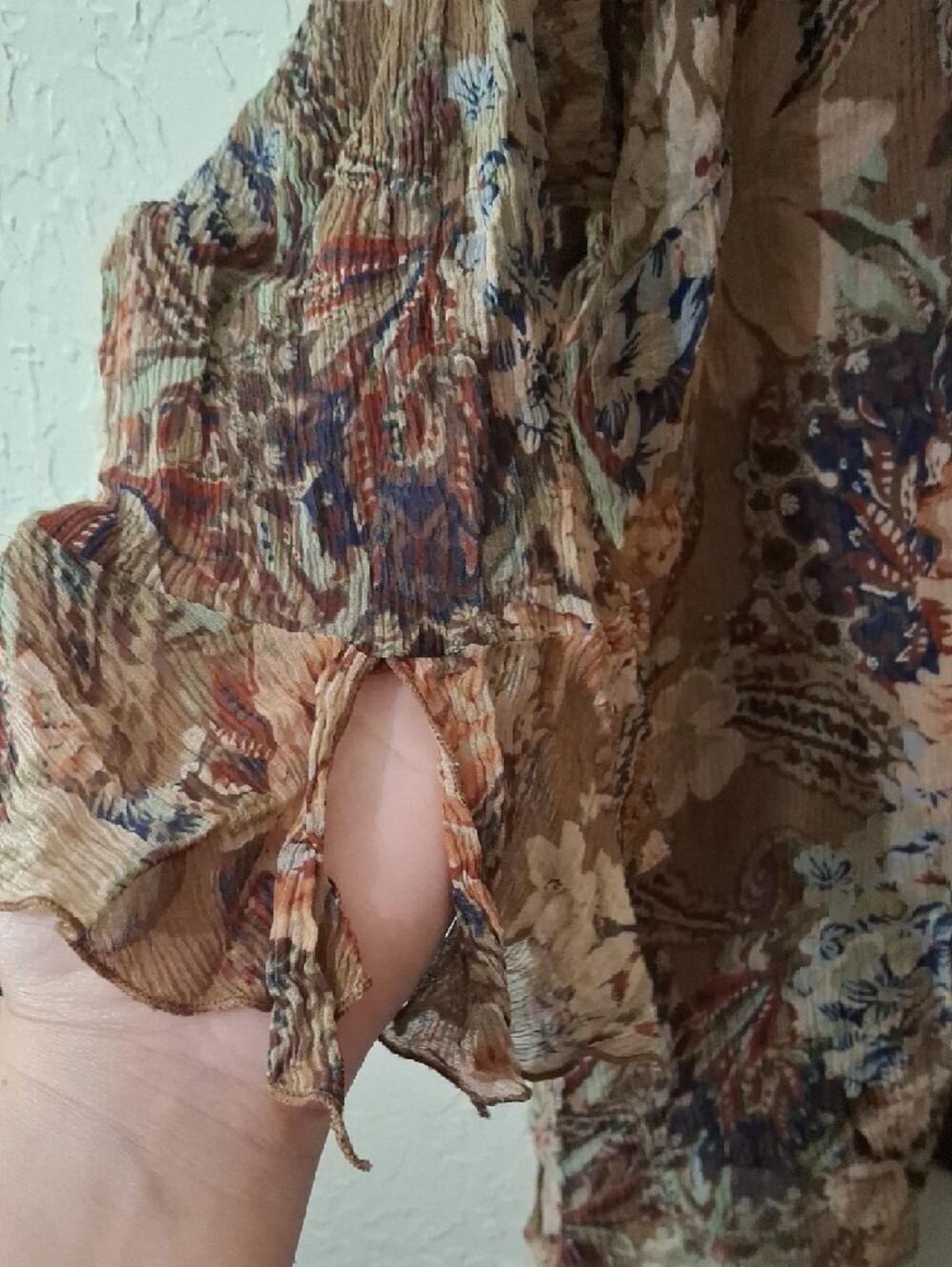Women's Tan Floral Ruffle Button-Front Blouse - Picture 4 of 6